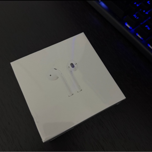 Apple White Earbud Headphones